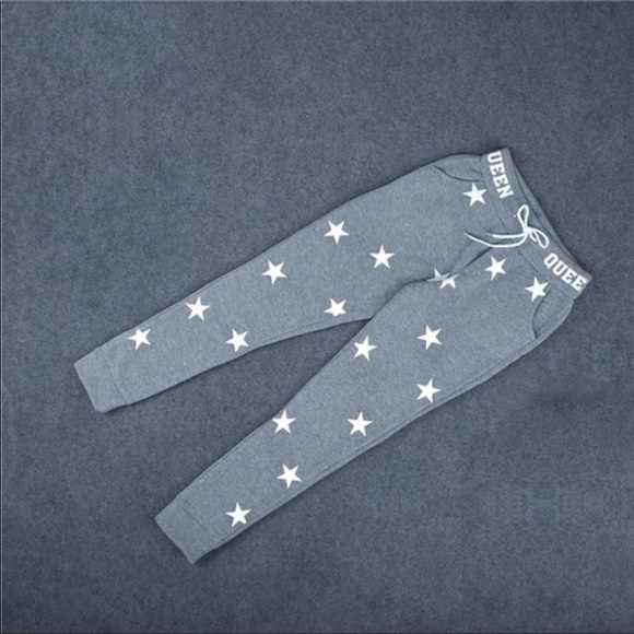 NWT Women’s Grey with Stars ⭐️ joggers/sweats last - Picture 2 of 3